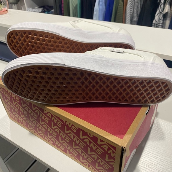 Brand New Vans - Picture 4 of 6